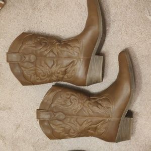 🍂Beige boots 9. Like new